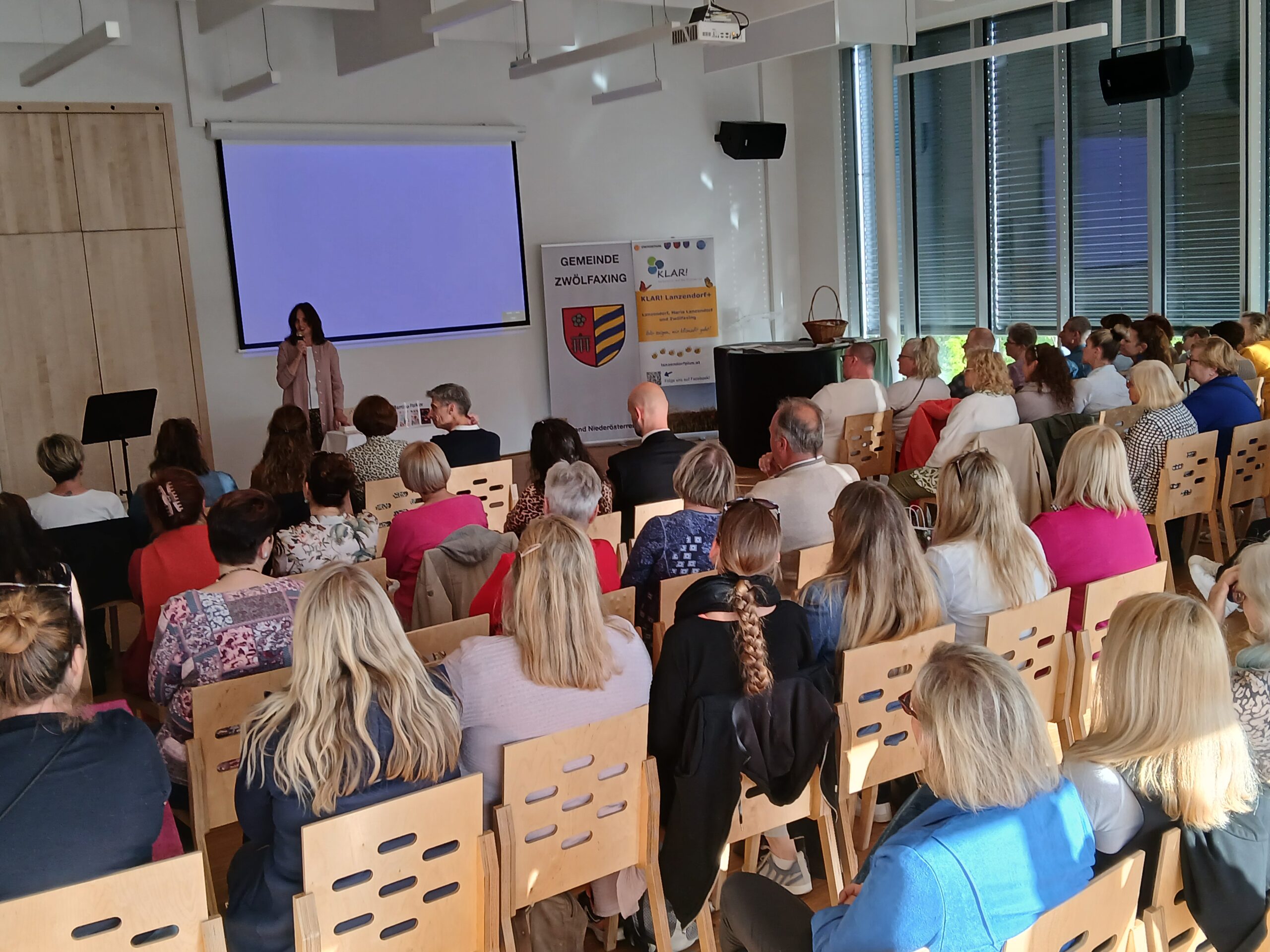 Star author Martina Parker in the KLAR! Lanzendorf+